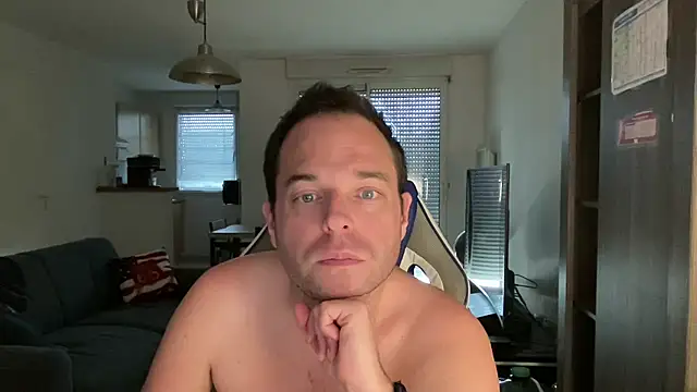 Funnyjul31 online show from March 8, 2025, 1:03 pm