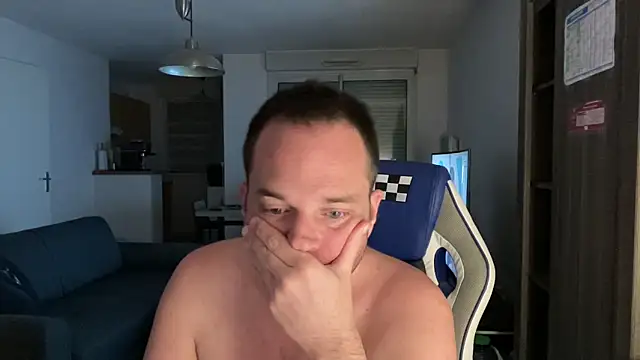 Funnyjul31 online show from March 12, 2025, 7:25 pm