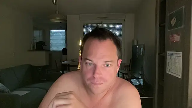 Funnyjul31 online show from April 13, 2026, 3:49 pm