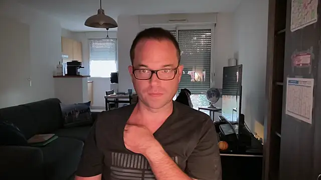 Funnyjul31 online show from October 13, 2025, 4:52 pm