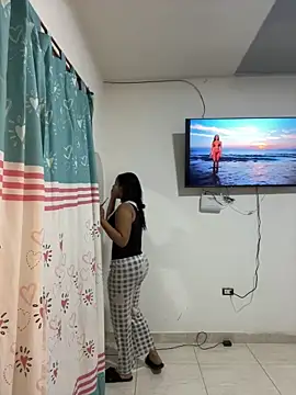 my cam online show from May 21, 2026, 7:44 pm