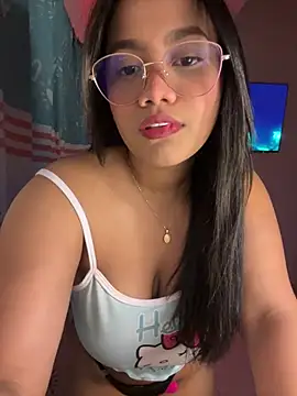 my cam online show from April 15, 2026, 8:42 pm