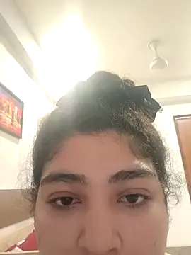 naina78910 online show from September 23, 2025, 8:32 am