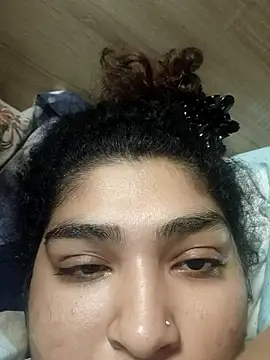 naina78910 online show from October 29, 2025, 4:28 pm