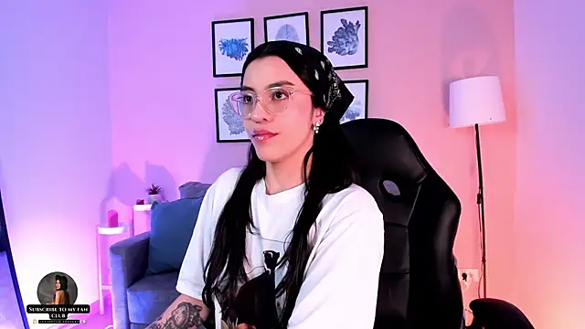 nina  dixon online show from September 13, 2025, 8:09 pm