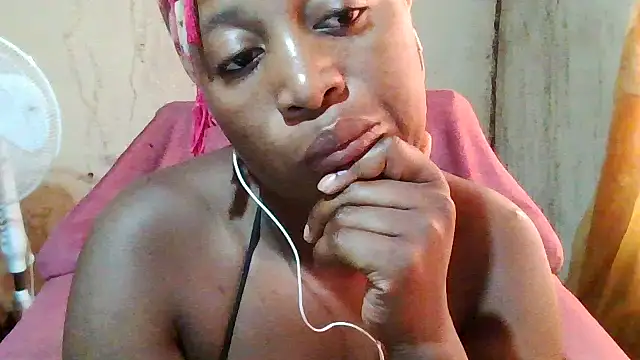 Snapshot of Hotchic22 chatting on September 19, 2025, 7:56 am Hotchic22 online show from September 19, 2025, 7:56 am