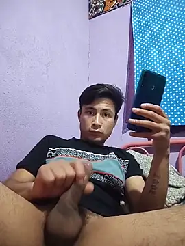 EduardoEspinoza12 online show from October 15, 2025, 8:28 pm