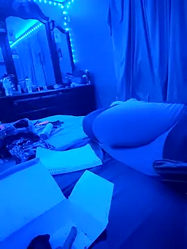 Snapshot of SaviiiRed90Love chatting on March 8, 2025, 4:23 am SaviiiRed90Love online show from March 8, 2025, 4:23 am