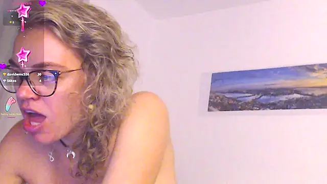 Snapshot of Ju-Hot chatting on September 23, 2025, 7:43 pm Ju-Hot online show from September 23, 2025, 7:43 pm