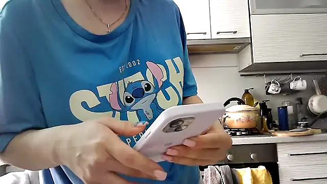 Snapshot of Misssweet_s chatting on February 22, 2025, 7:34 am Misssweet s online show from February 22, 2025, 7:34 am