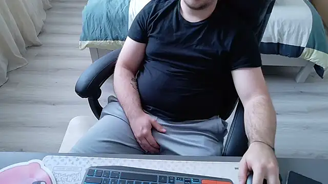 Snapshot of alexx0904 chatting on October 4, 2025, 12:17 pm alexx0904 online show from October 4, 2025, 12:17 pm