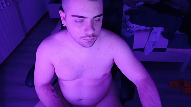 alexx0904 online show from January 9, 2026, 10:06 pm