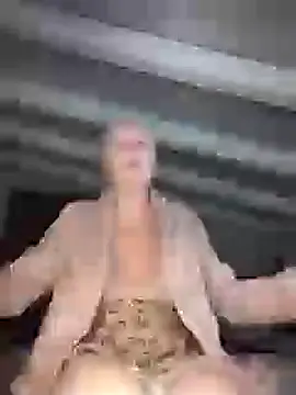 Snapshot of divinaerotica chatting on February 6, 2025, 5:51 pm divinaerotica online show from February 6, 2025, 5:51 pm