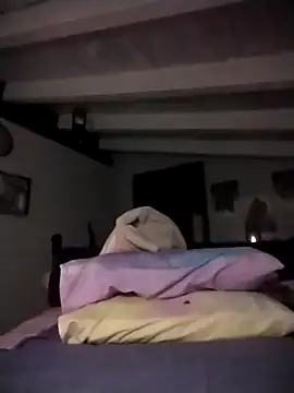 divinaerotica online show from December 17, 2025, 6:24 pm