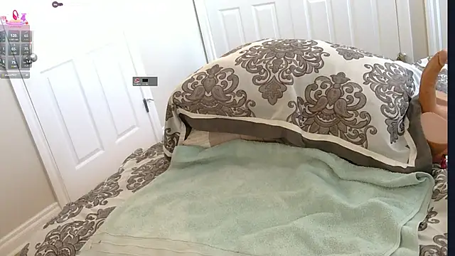 MrsJess online show from November 14, 2025, 8:23 pm