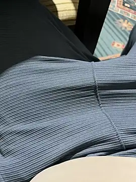 senle12ben2 online show from February 13, 2025, 9:17 pm