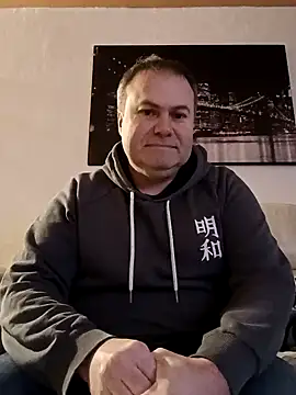 Pourleplasirs online show from February 9, 2025, 10:32 pm