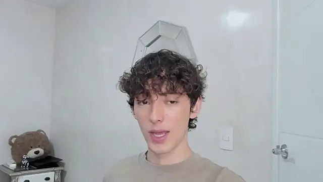 Snapshot of miketwink chatting on February 17, 2026, 11:46 pm miketwink online show from February 17, 2026, 11:46 pm