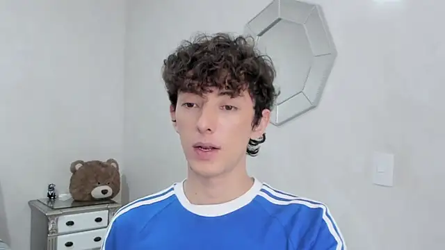 Snapshot of miketwink chatting on February 12, 2026, 8:52 pm miketwink online show from February 12, 2026, 8:52 pm