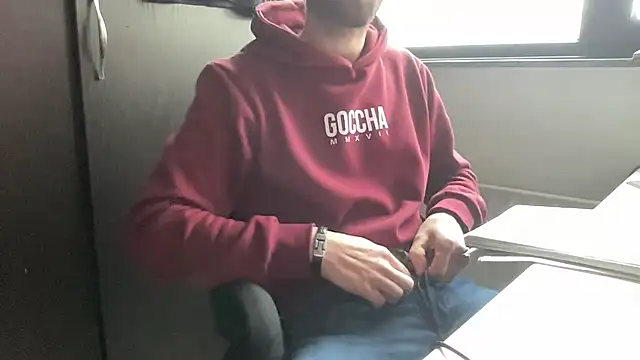 bullyboyy online show from December 1, 2025, 1:56 pm