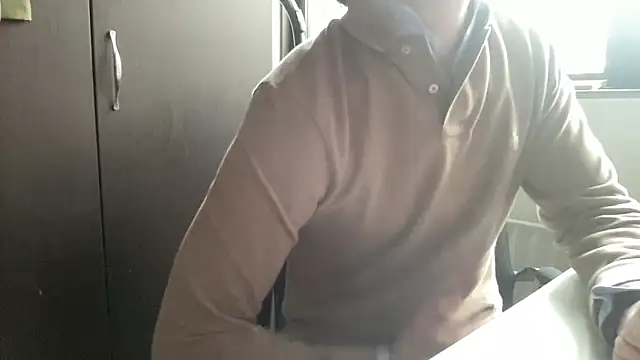 bullyboyy online show from October 31, 2025, 8:33 am