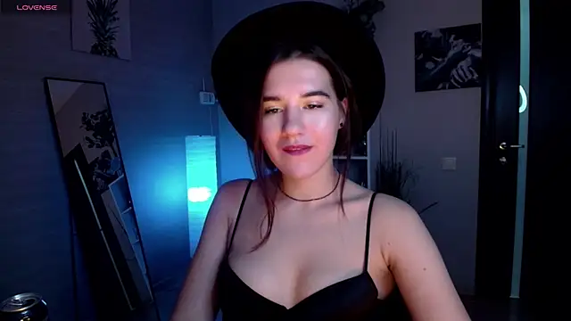 Sweetie Catt online show from February 19, 2025, 11:49 am