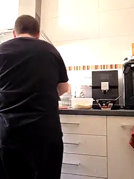 Usame como quieras online show from April 18, 2026, 10:17 am