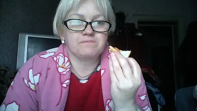 Mayya4321 online show from March 18, 2026, 1:24 pm