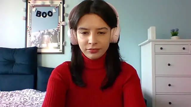 LariceSexy online show from November 6, 2025, 1:15 pm