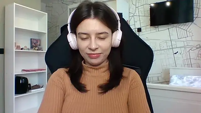 LariceSexy online show from November 28, 2025, 1:11 pm