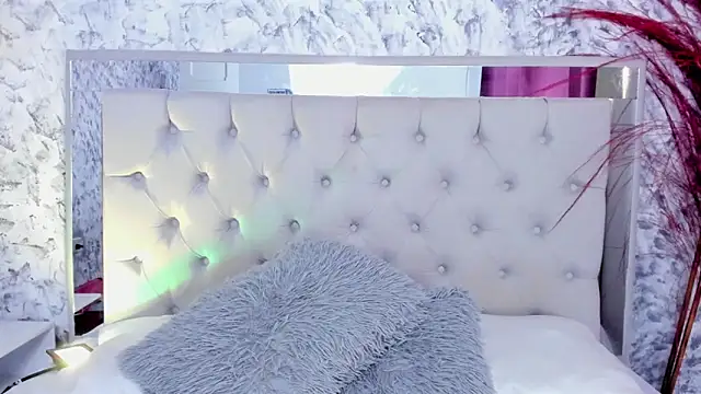 Ariana greenblat online show from October 7, 2025, 4:08 pm