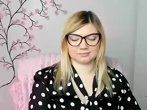 Lola moree online show from December 18, 2025, 12:53 pm