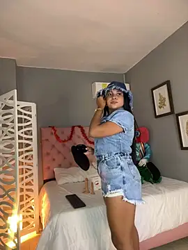 Snapshot of ashanty_queen chatting on March 2, 2025, 12:36 pm ashanty queen online show from March 2, 2025, 12:36 pm