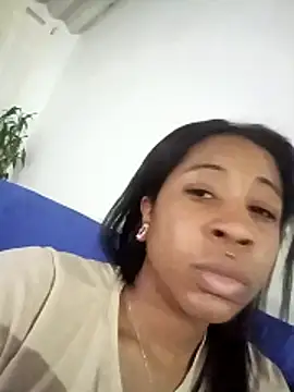 Snapshot of Zaira_Rose_ chatting on April 28, 2026, 12:20 am Zaira Rose online show from April 28, 2026, 12:20 am