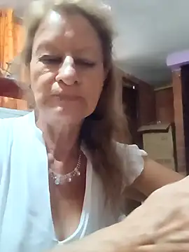 MaryLunna online show from February 16, 2025, 6:54 pm