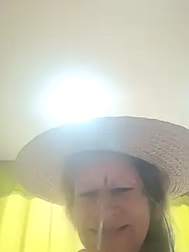 MaryLunna online show from March 20, 2025, 9:02 pm