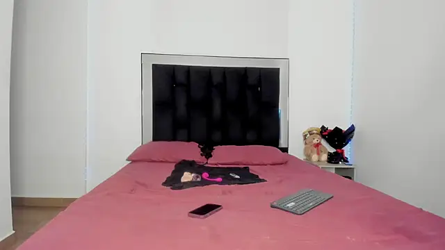 victoriacolin online show from February 3, 2026, 12:43 pm