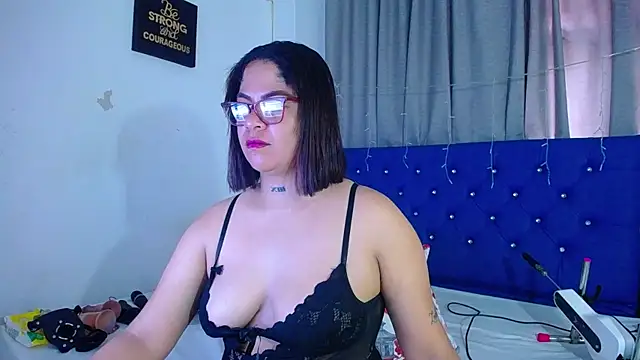 hornny cougar online show from April 7, 2026, 6:10 pm