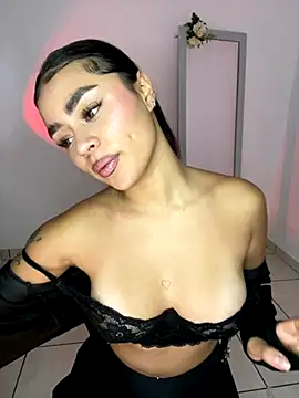 meli ortiz  online show from October 21, 2025, 4:06 pm