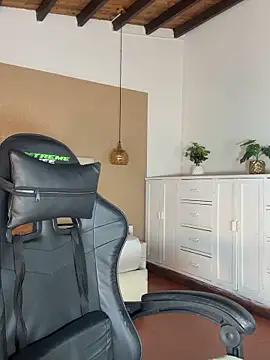 Hadley  online show from October 29, 2025, 3:49 am