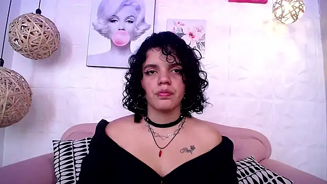 HoneyVelvet online show from January 29, 2025, 6:28 pm