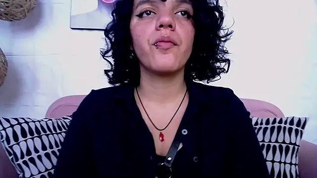 HoneyVelvet online show from January 30, 2025, 6:43 pm