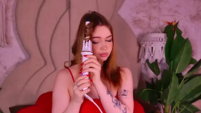 EvansLover online show from September 17, 2025, 8:44 pm