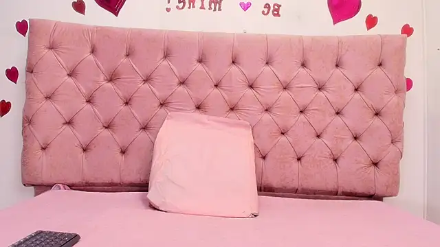 Snapshot of sharlott_miller chatting on March 8, 2025, 11:58 am sharlott miller online show from March 8, 2025, 11:58 am