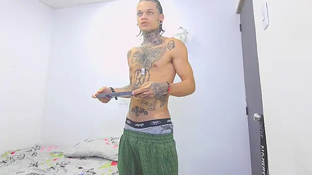 hot man05 online show from February 12, 2026, 11:04 pm