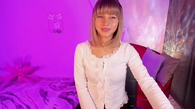 CharmBianca online show from November 29, 2025, 12:16 pm