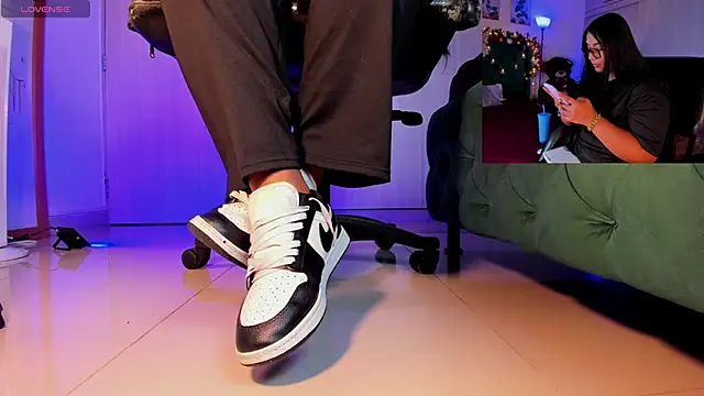 aleya bliss online show from December 4, 2025, 3:05 am