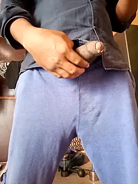 bigcock thick online show from December 20, 2025, 2:25 am