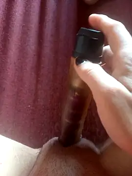 baixinhainsaciavel23 online show from April 20, 2026, 3:46 pm