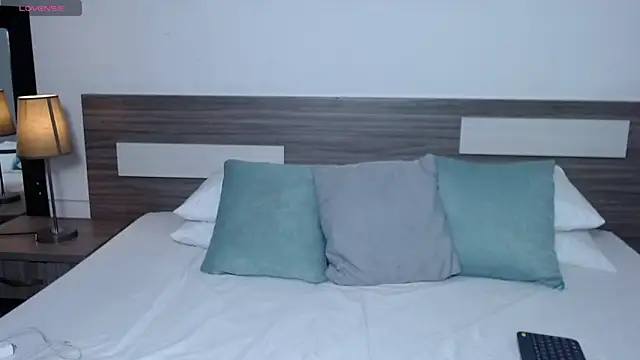 Liiamthompson online show from March 22, 2026, 9:33 am